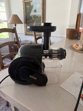 Black Slow Masticating Juicer – Cold Press Juice Extractor